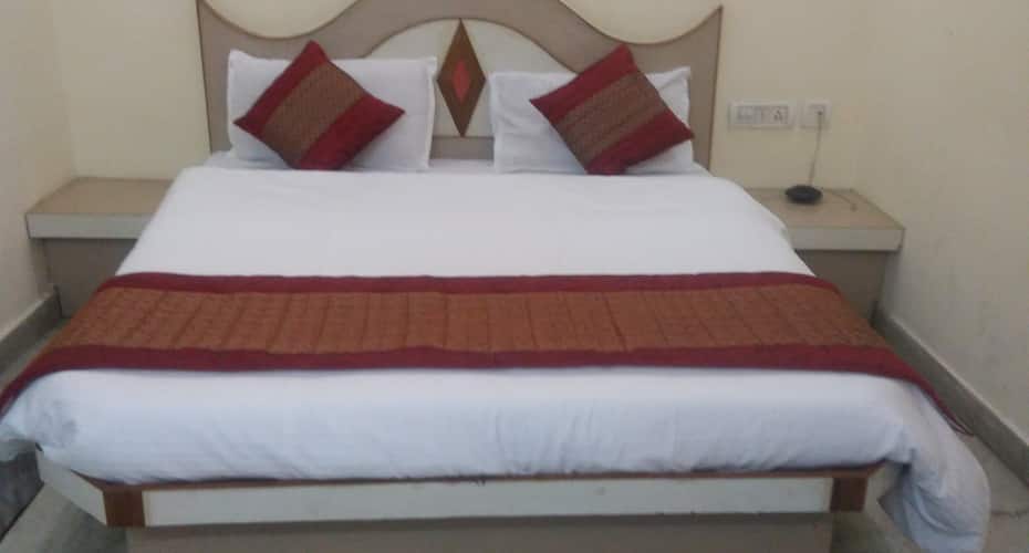 Hotel Gush International Dx., New Delhi 2